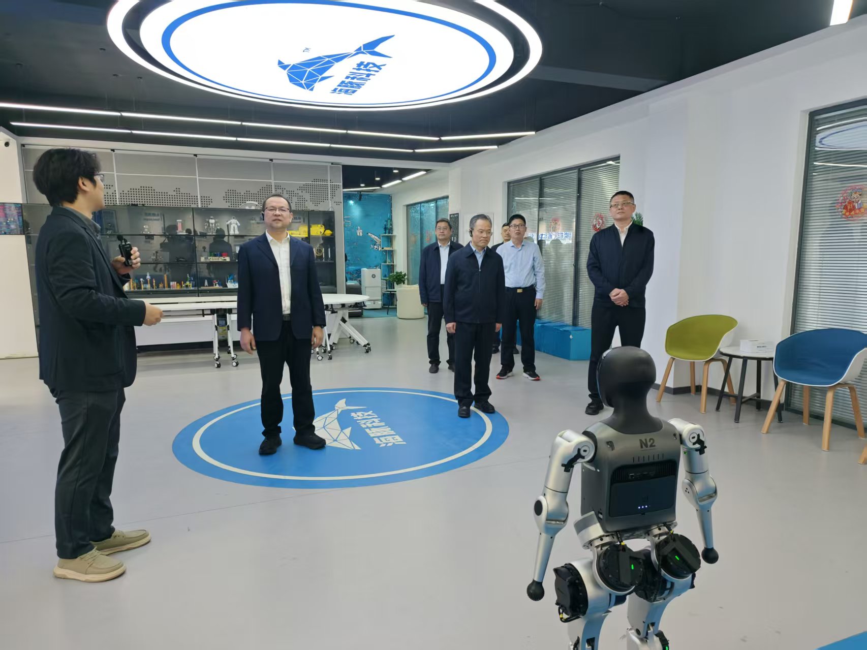 潍坊 | 山东省市区及教育系统多方到智能机器人服务中心（潍坊）参观调研